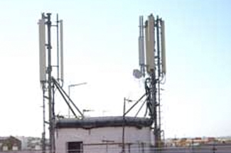 Sant Feliu farà públiques les immissions de les antenes de telefonia mòbil