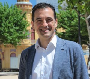 Sant Feliu de Guíxols. El cap de llista de TSF, alcaldable exalcalde i candidat a alcalde, Carles Motas, al passeig del Mar. Tots per Sant Feliu