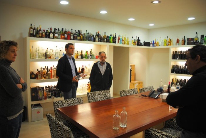 L’alcalde visita Estal Packaging, una empresa local líder en solucions d’envasos de vidre